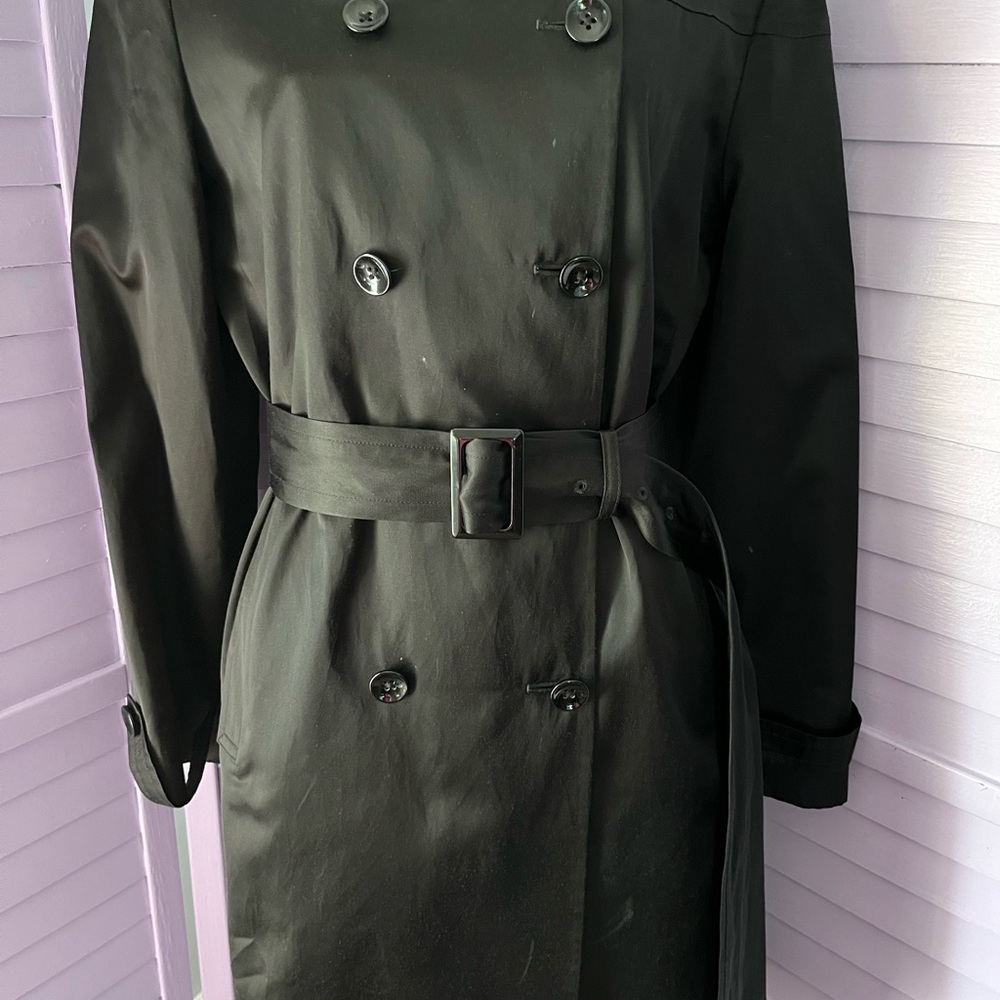 TALBOTS, EUC Classic Black Double-Breasted Trench Coat. 8P fully lined 19”ptp36”